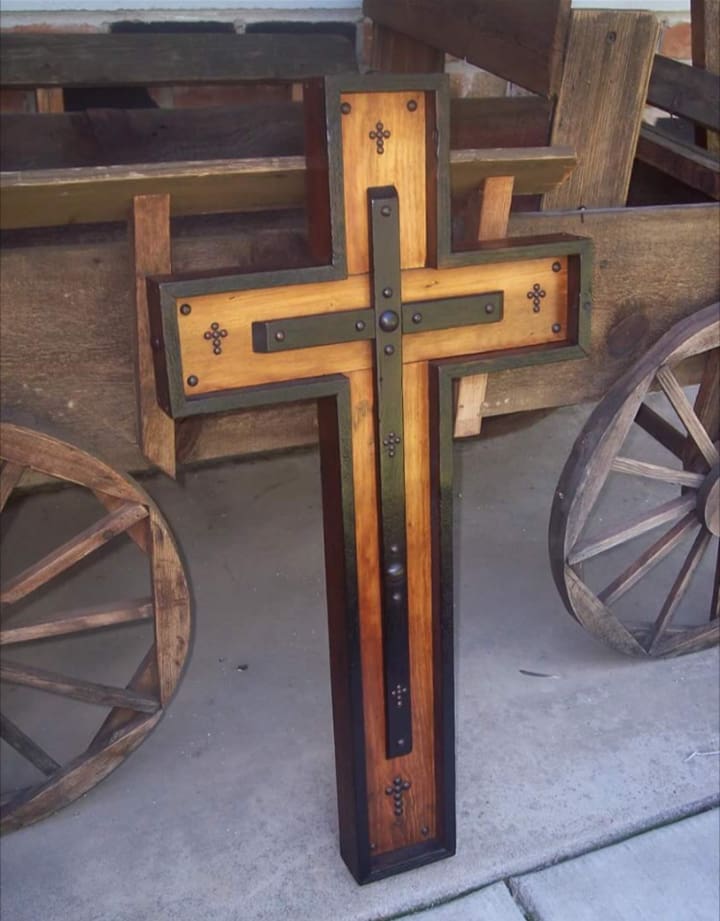 Cross-Decor